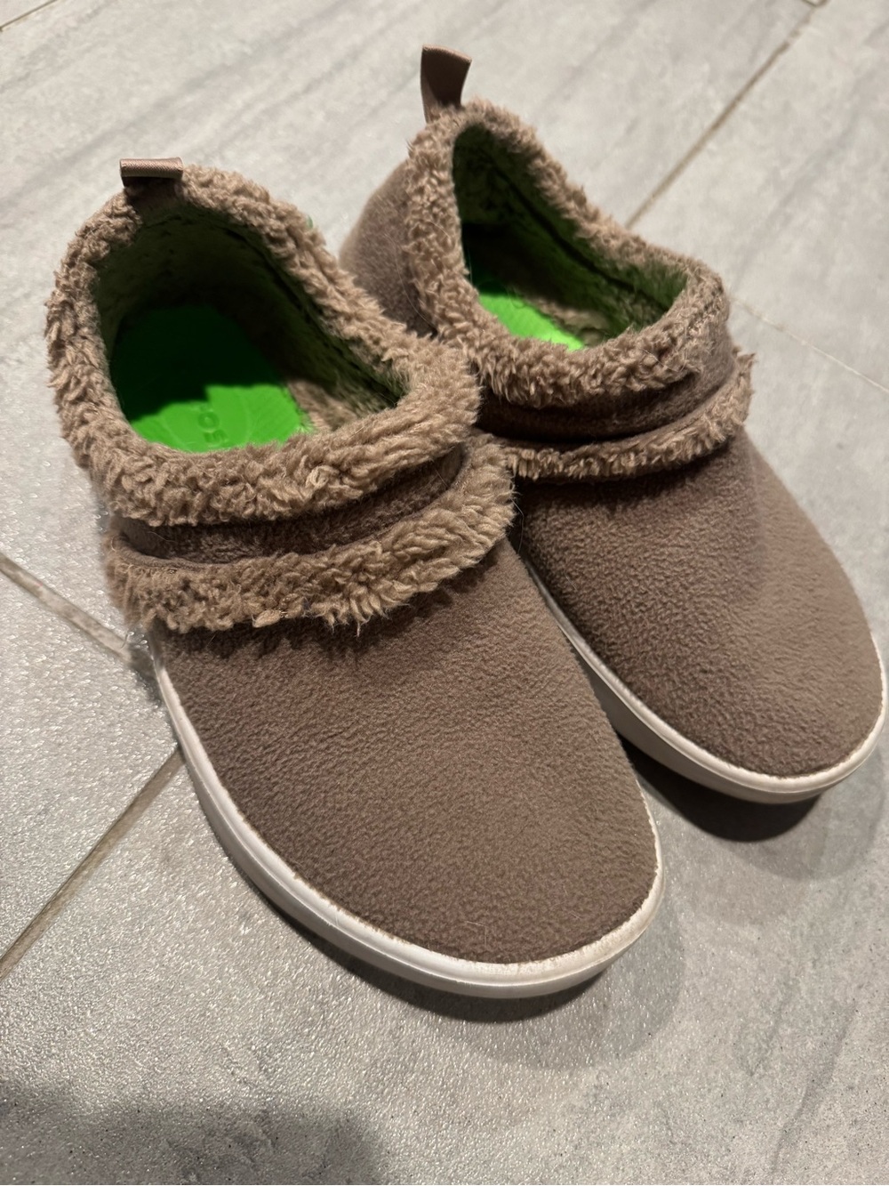 Oofos Tan Brown Fur Furry Women's Oocoozie Slip-On Comfort Mules Shoes Size 8